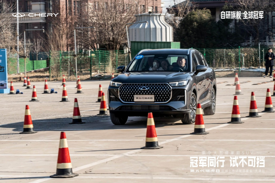 ��������������ͥSUV���������8���վ�ھ��ǳ�