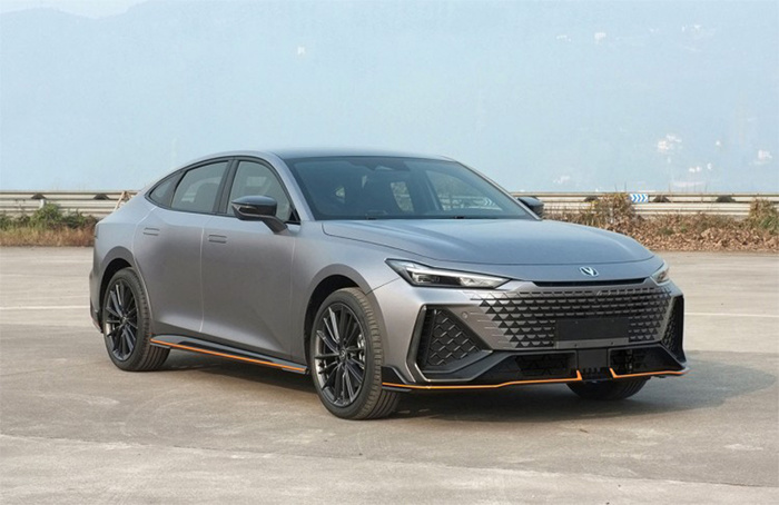 速度与激情 长安UNI-V 2.0T上市