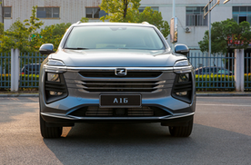 众泰TS5明年上市！再战紧凑型SUV市场 配1.5T+acc