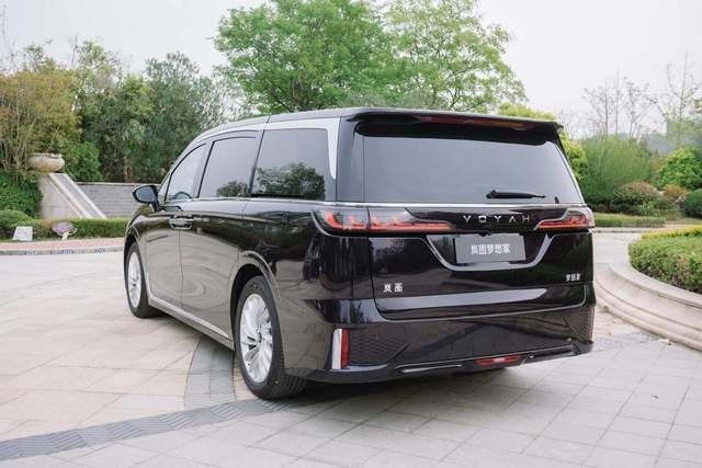 40万预算增购新能源MPV，腾势D9和岚图梦想家，谁才是最优解？