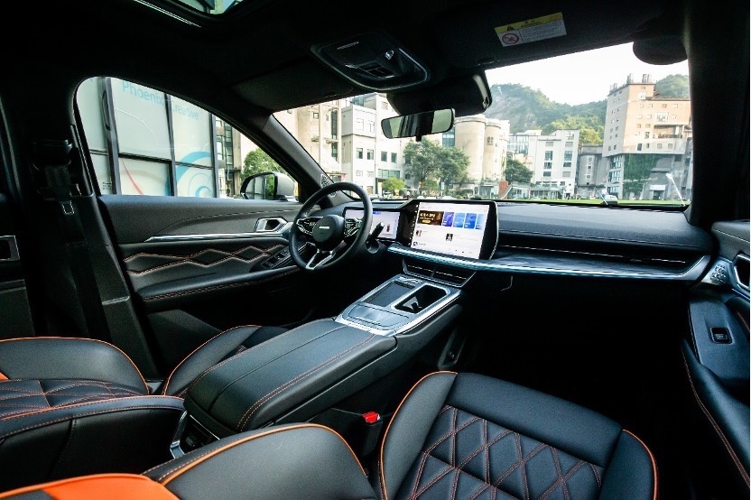 油耗5.5L，哈弗神兽DHT上市，售价15.38万起！