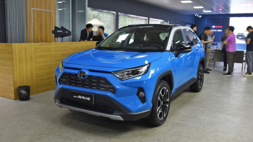 7个配置差异，差价3千，威兰达、RAV4荣放该选谁？