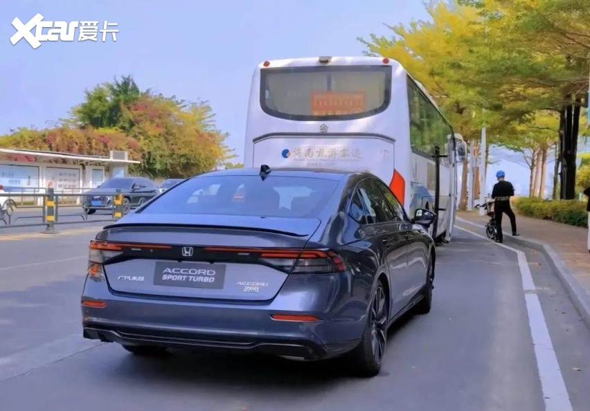 全新本田雅阁实车曝光，“返祖设计”你怎么看？