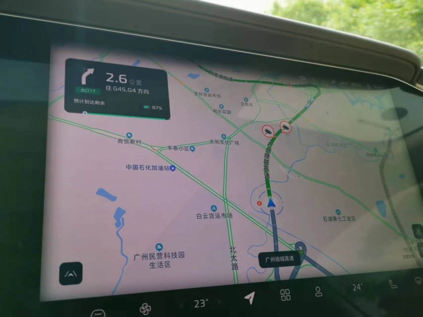 主打舒适的飞凡F7最近升级了智驾系统，这款车早晚要火