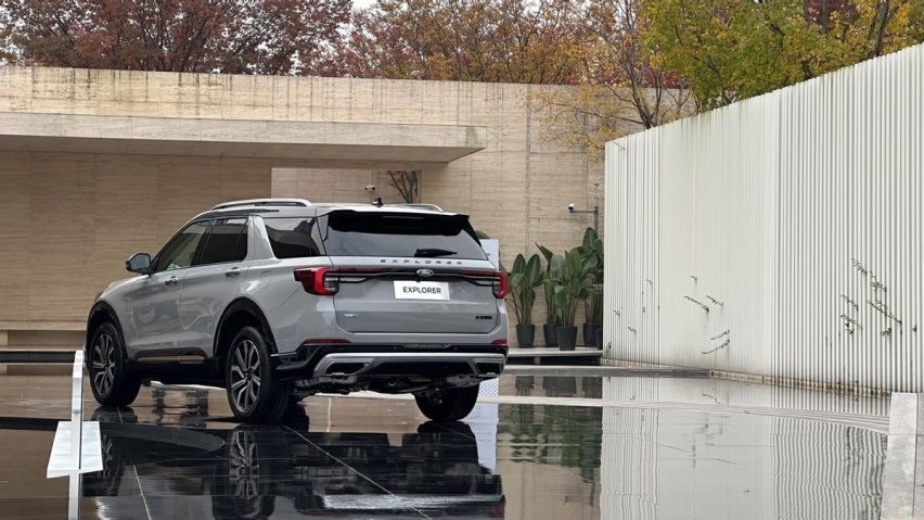 40万买家庭6座豪华SUV，福特探险者赤金版值得推荐吗？