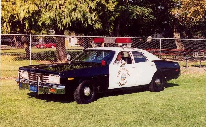 开云电竞官网大荧幕中的明星汽车如今惨遭遗弃1968年道奇Coronet警车(图5)