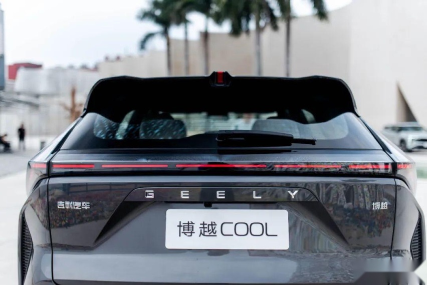 试驾吉利博越COOL，标配8155车机芯片，十万级别里谁比它卷？