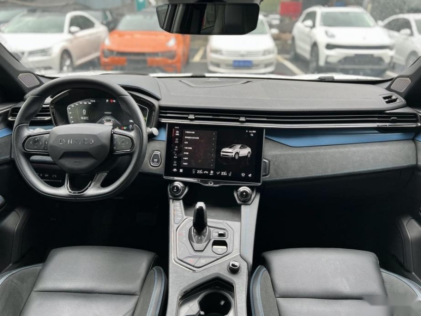 试驾领克05 PHEV：不盲从潮流，也不刻意谄媚