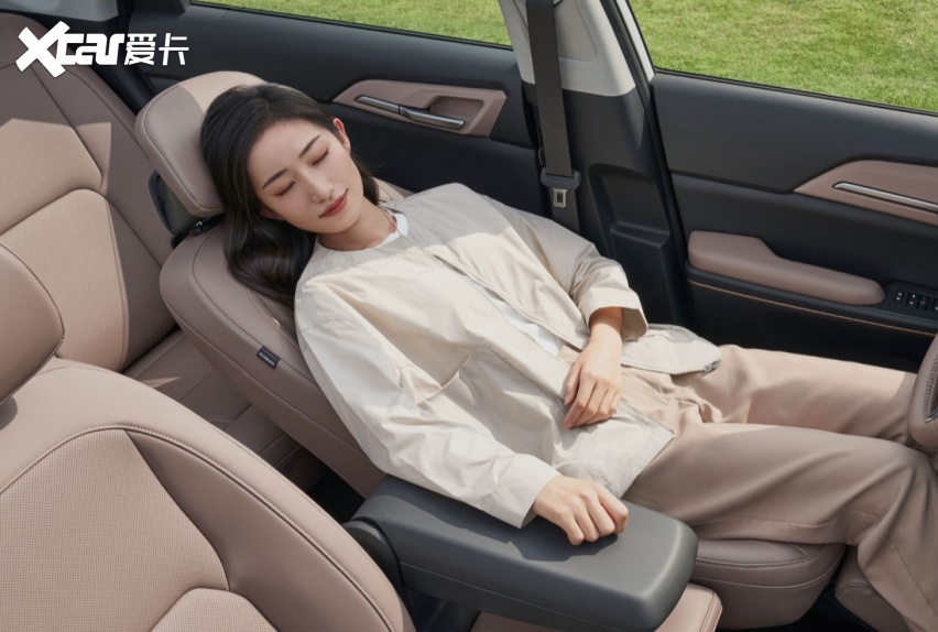 同级唯一纯电续航超700km的纯电SUV，起亚EV5到底有多香？