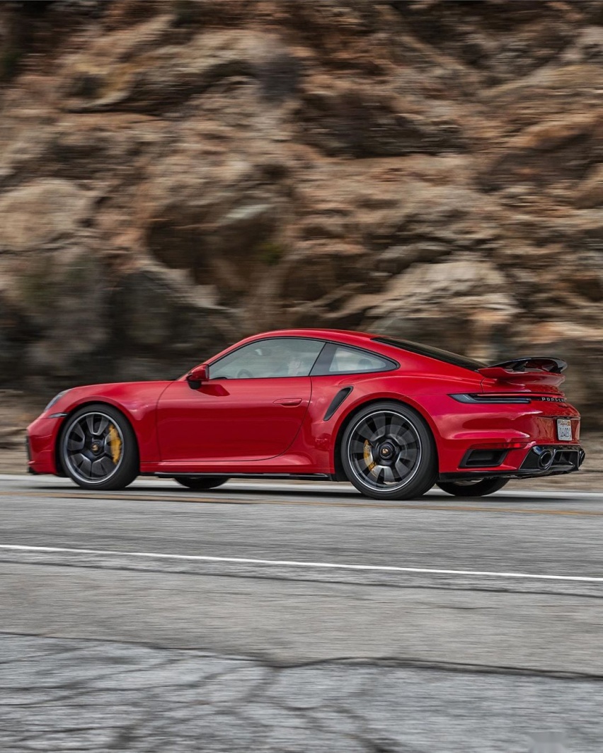 运动感很强 全新保时捷911 Turbo S实车