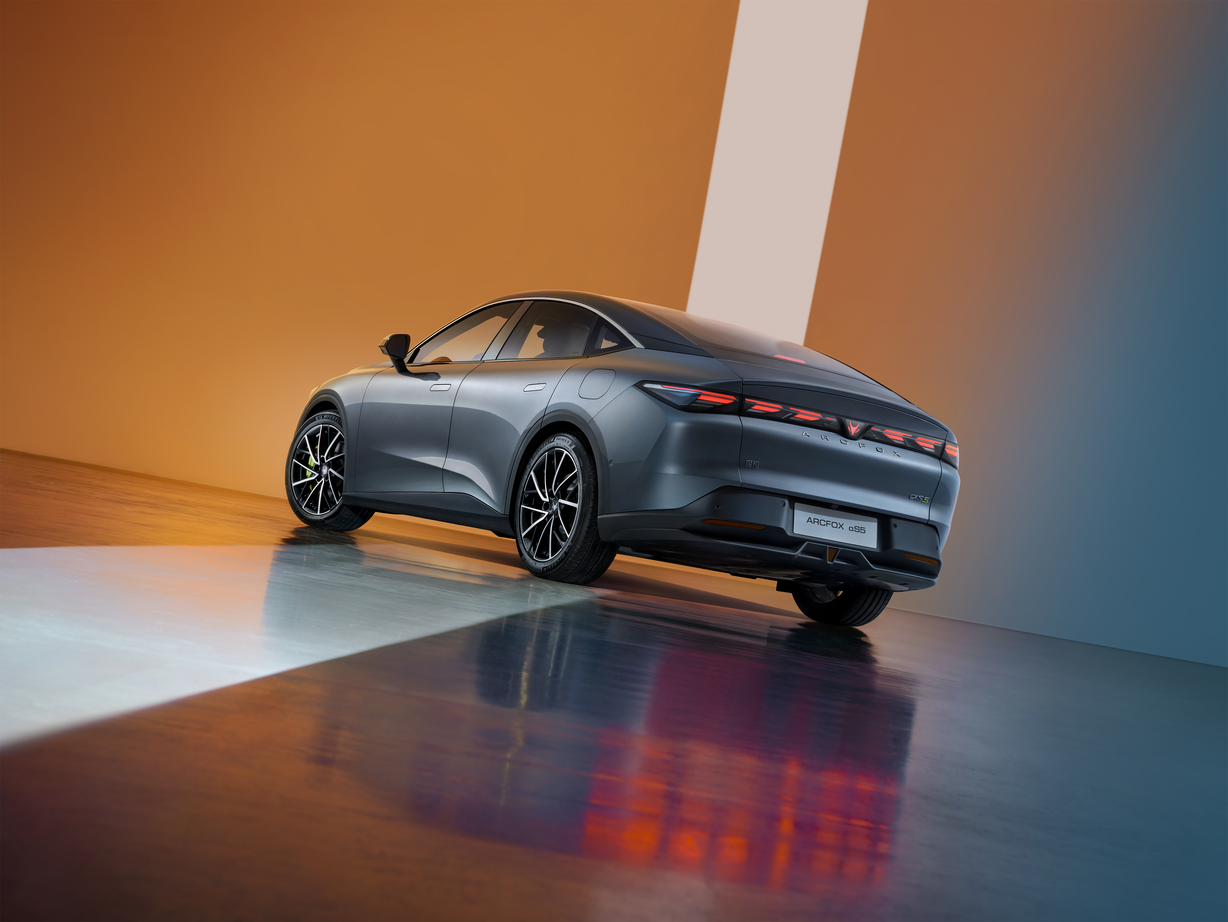 比小米SU7風阻更低,極狐阿爾法S5北京車展上市,賣多少錢合適? 比小米SU7風阻更低,極狐阿爾法S5北京車展上市,賣多少錢合適?