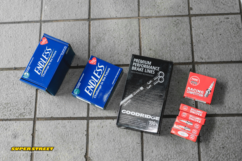 奥迪RS3更换NGK R7437-8度高性能火花塞