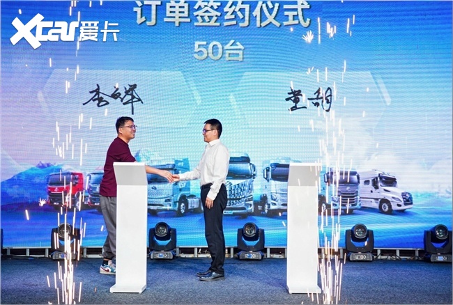万里长测验实力!乌鲁木齐乘龙之夜亮出干线运输创富利器