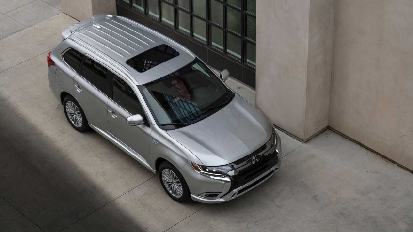 2021-mitsubishi-outlander-phev-above.jpg