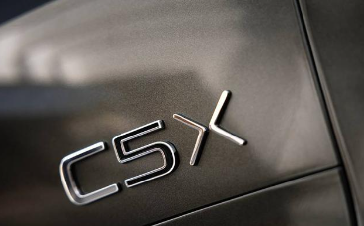 众望所期，凡尔赛C5 X预售14.37万起，标配12大高级配置