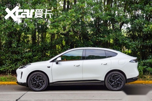 20 万买大五座纯电 SUV 别踩坑！看完这篇你就知道了