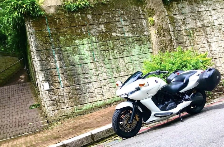 摩托车大佬本田DN01，15年前的HFT自动变速箱技术