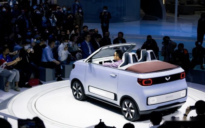 打造年轻人第一辆敞篷车 静态解析宏光MINI EV 敞篷版