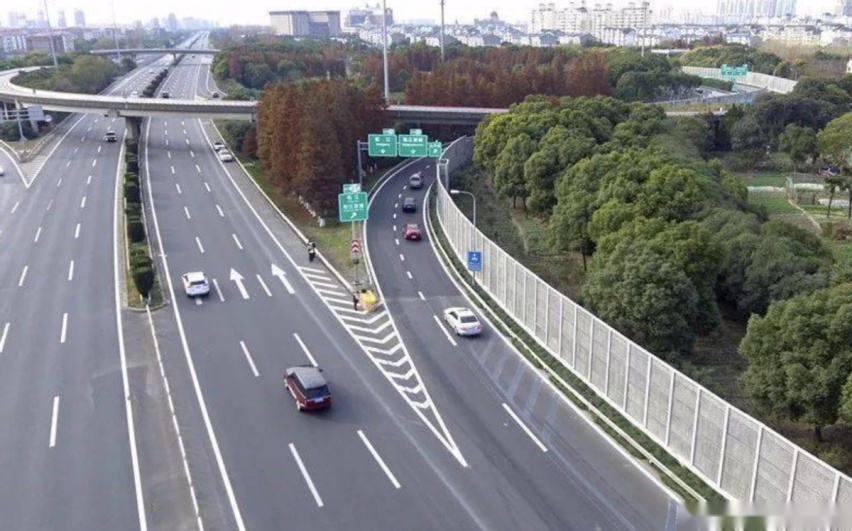 确认！2024春节高速连续9天免费，自驾回家遇到这些车赶紧离远点