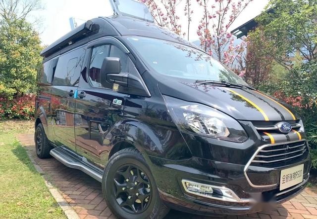 GL8靠边站！这款才是真正旅行神车，车内2张床，配马桶和浴室