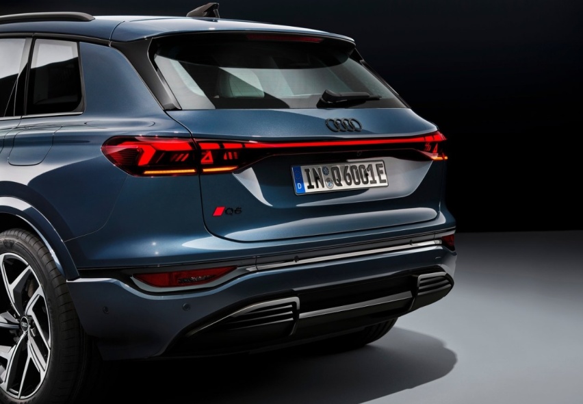2025款奥迪Q6 e-tron，全新PPE纯电平台首款车型，与国产Q