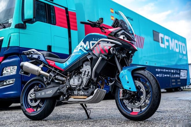 能下赛道输赢的ADV，春风800MT Sport R 赛道亮相