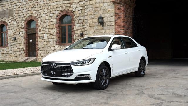 充电90分钟续航421km！抢先静态体验比亚迪全新秦EV