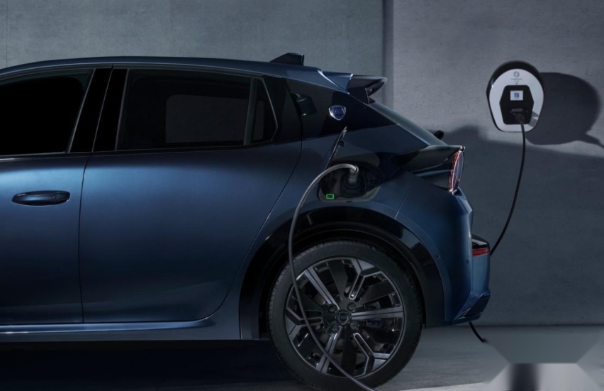 2025款蓝旗亚Ypsilon，品牌重返全球市场，意大利百年老牌