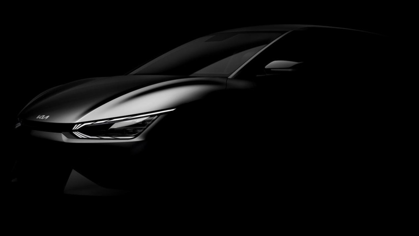 起亚首款电动车型EV6即将亮相，“小鸭尾”灯带抢眼