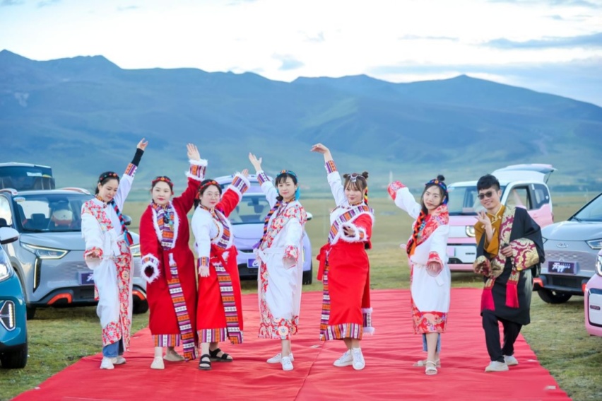 “智能小怪兽”强势登场