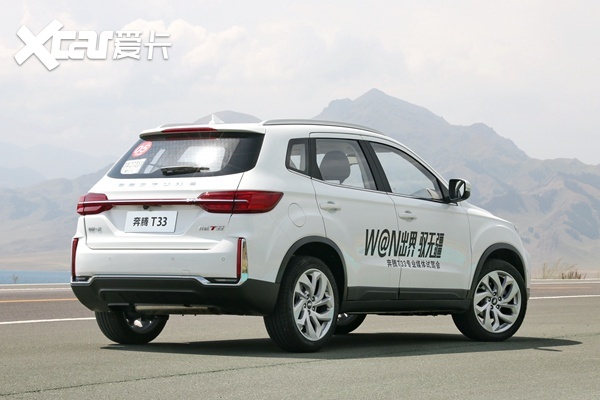 试奔腾T33：高颜值下的物联SUV，城市代步或是最佳选择