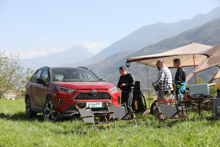 RAV4荣放双擎E+，解锁生活新态度