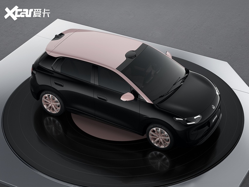6万级？零跑A系列首款轿车亮相！定位精品小车，要抢萤火虫市场？