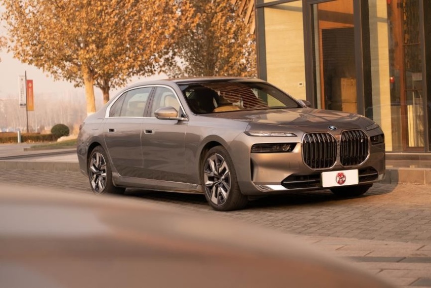 拒绝“墨守成规”，创新纯电动BMW i7又突破了哪些想象？