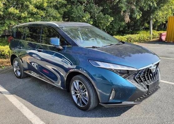 海马7X能否承当救世主角色，“海马·莎拉迪”全新MPV
