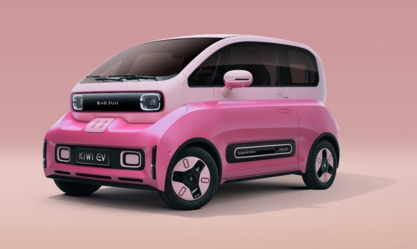 宋茜亲自设计 融入猪猪萌宠元素 宝骏KiWi EV“猪小八”定制版发布