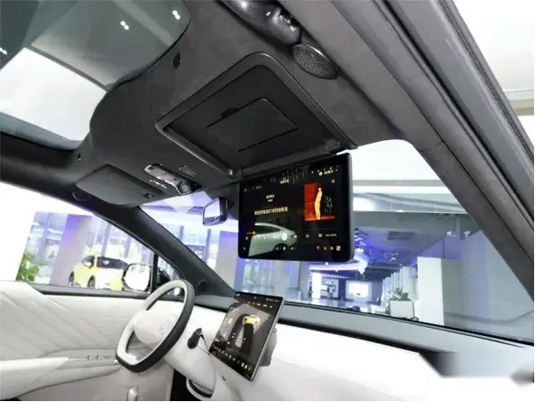 【E汽车】长安启源E07现身街头