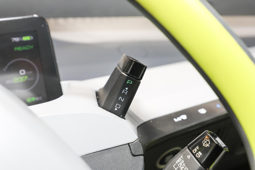 五菱不止有宏光MINI，这款5万多的Nano EV，续航305km