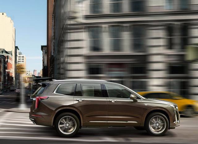 首款采用2+2+2布局的中大型SUV，车长超5米，今年7月国产上市