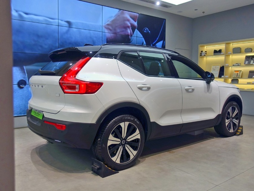 20万级豪华品牌纯电SUV，它很有性价比，探店沃尔沃XC40纯电版
