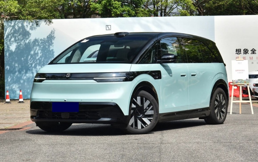 极氪确认：全新MPV将于10月23日上市，若20万起售能热销？