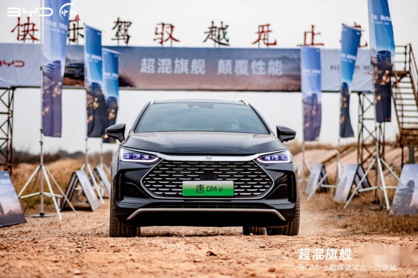 30万仍能卖爆的自主SUV！试驾解析比亚迪唐DM-p