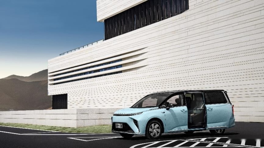 ​全尺寸豪华智能纯电MPV上汽大通MAXUS MIFA 9上市
