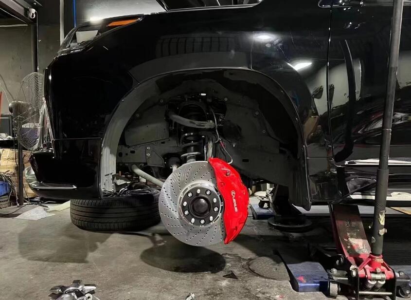 雷克萨斯lx570升级改装刹车前10活塞后4活塞分享彻底解决刹车不好用