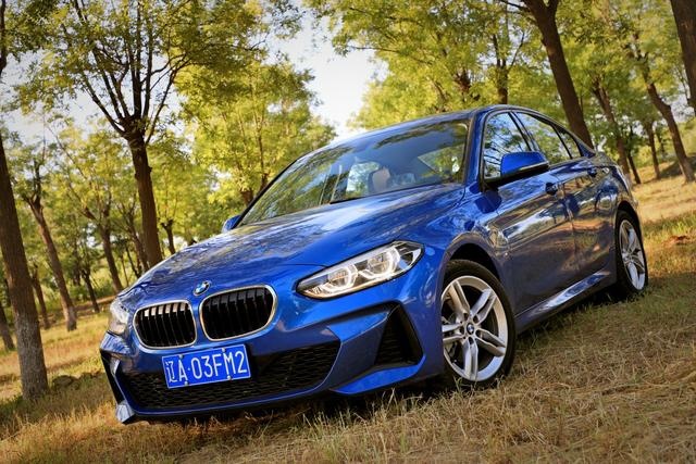 不到20万就能开回家的BMW 1系，能否满足你对蓝天白云的期待？