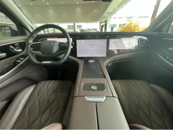 20万买大七座SUV，实拍全新一代揽月，宜家宜商宜休闲