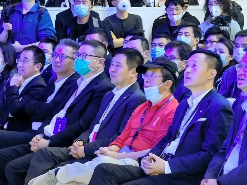 哪吒汽车CEO张勇，究竟看不看得上营销大师周鸿祎？