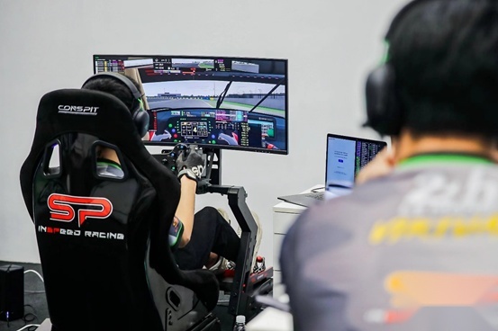 上海保时捷体验中心助力INSPEED RACING打造虚拟勒芒线下互动