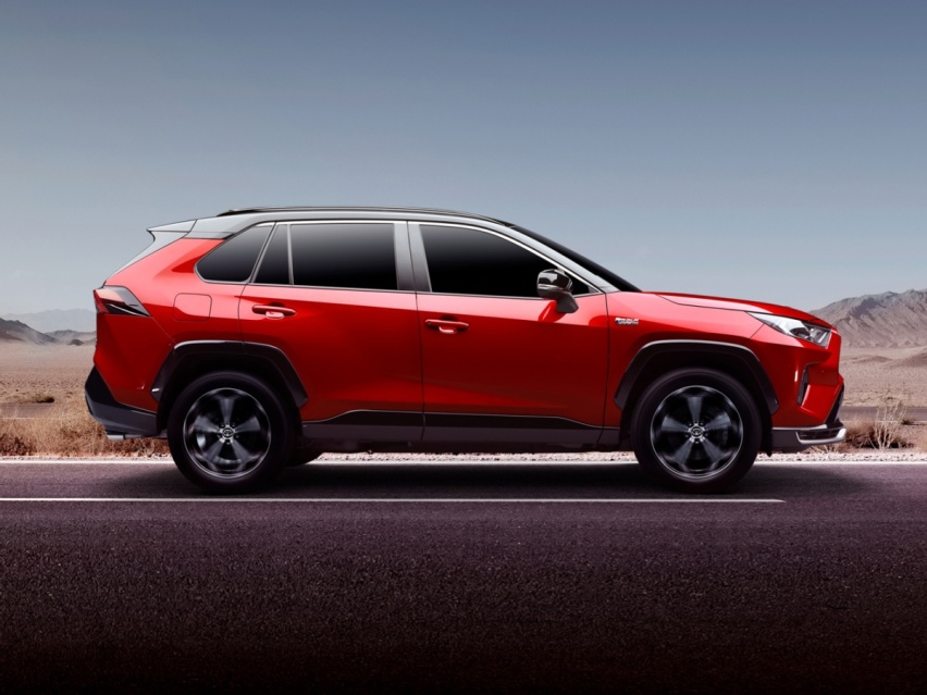 吉利银河L7对比一汽丰田RAV4荣放双擎E+ 差距这么大？