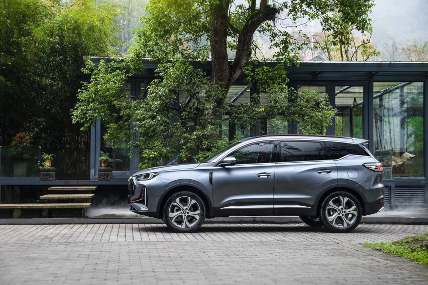 这才是年轻人的SUV，9.99万起，配置不输豪华车，关键安全又性能